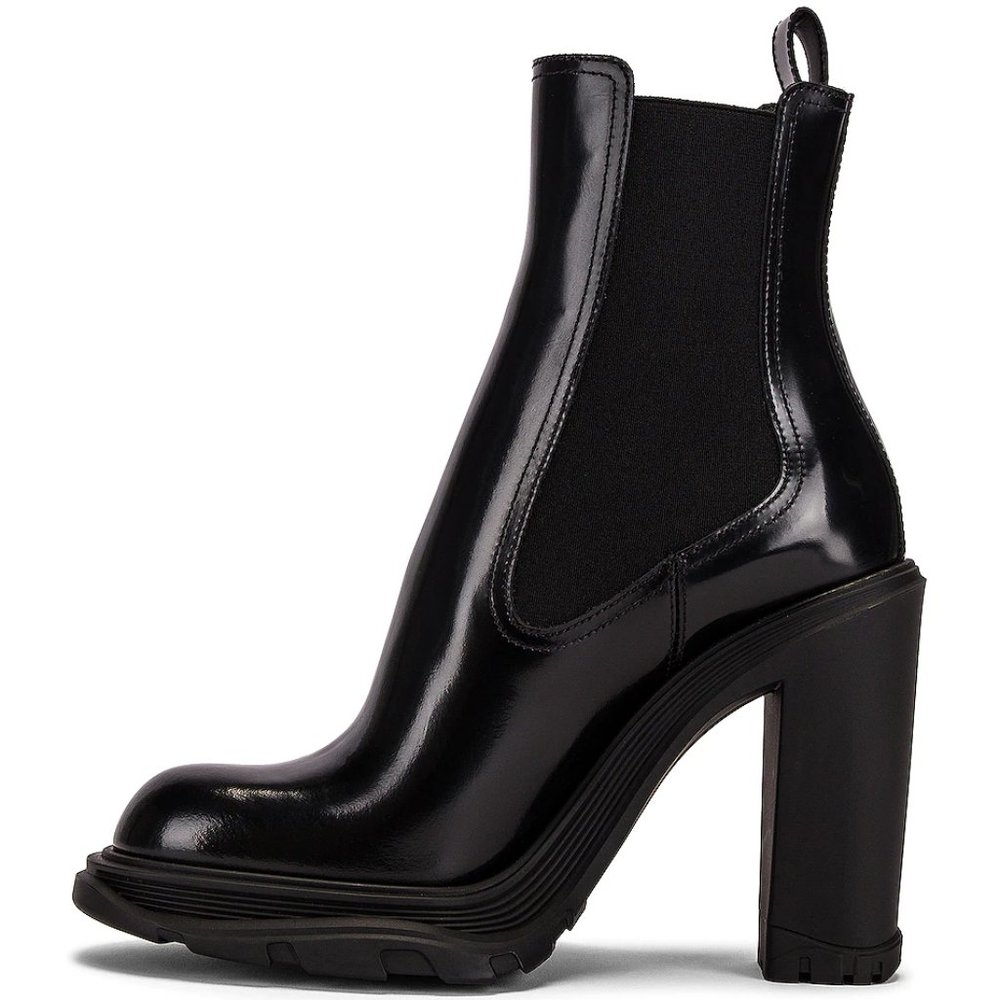 NEW Alexander McQueen Tread Slick Chelsea Leather Ankle Boots Heeled Black 5.5 - Picture 4 of 5